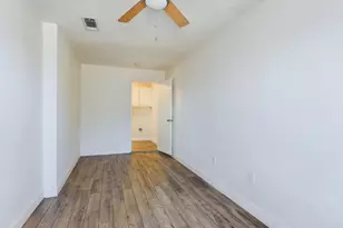 1432 W Torrey St, Granbury, TX 76048 - Photo 17