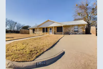 1432 W Torrey Street, Granbury, TX 76048 - Photo 19