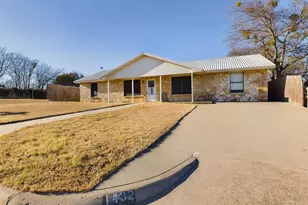 1432 W Torrey St, Granbury, TX 76048 - Photo 19