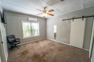 1000 W Hullum St, Breckenridge, TX 76424 - Photo 13