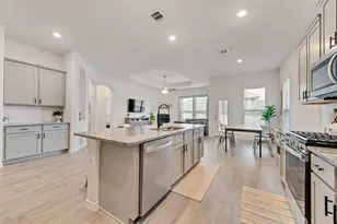 11209 Autry Ridge Ln, Aubrey, TX 76227 - Photo 7