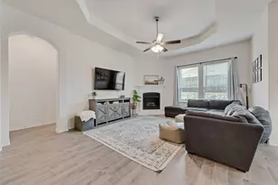 11209 Autry Ridge Ln, Aubrey, TX 76227 - Photo 5