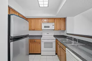 2310 Bamboo Dr, Arlington, TX 76006 - Photo 9