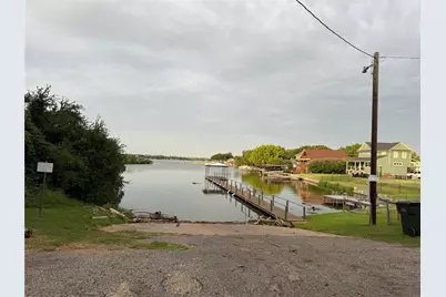 614 Pluto Street, Granbury, TX 76049 - Photo 3