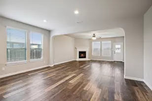 512 Lindisfarne Ln, Saginaw, TX 76131 - Photo 3