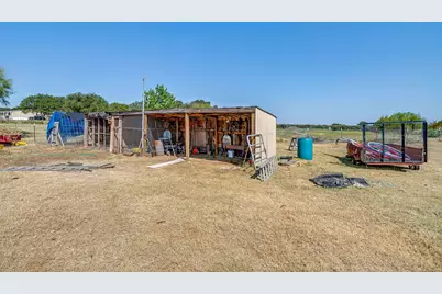 1035 Summit Drive, Springtown, TX 76082 - Photo 33