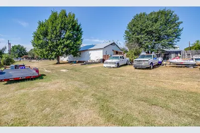 1035 Summit Drive, Springtown, TX 76082 - Photo 35