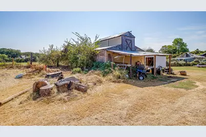 1035 Summit Drive, Springtown, TX 76082 - Photo 31