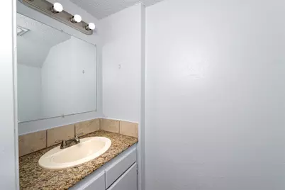 4951 Miller Avenue, Fort Worth, TX 76119 - Photo 9