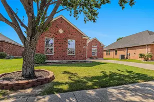 4026 Carrington Dr, Garland, TX 75043 - Photo 3