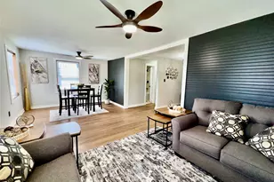 319 Lowe St, Palestine, TX 75803 - Photo 9