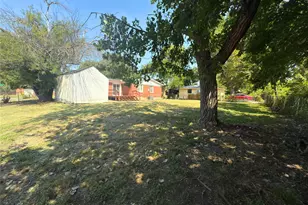 10804 Dunaway Dr, Dallas, TX 75228 - Photo 35