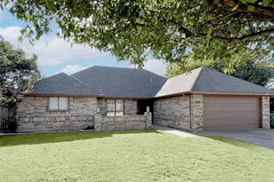 7716 Harmony Dr, Fort Worth, TX 76133 - Photo 3