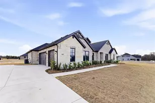 1445 Julian Dr, Van Alstyne, TX 75495 - Photo 3