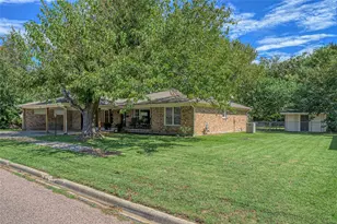 112 Pecan St, Whitesboro, TX 76273 - Photo 3