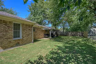 112 Pecan St, Whitesboro, TX 76273 - Photo 25