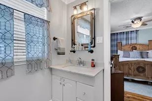 113 E Criddle St, Waxahachie, TX 75165 - Photo 25