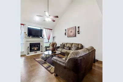305 Ravenna Road, Lake Dallas, TX 75065 - Photo 5