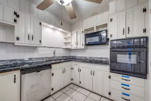 1706 W College St, Sherman, TX 75092 - Photo 11