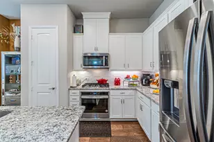 2841 Troutt Dr, Carrollton, TX 75010 - Photo 11