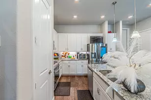 2841 Troutt Dr, Carrollton, TX 75010 - Photo 13