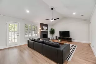 6725 Greenacres Dr, North Richland Hills, TX 76182 - Photo 9