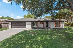 6725 Greenacres Dr, North Richland Hills, TX 76182 - Photo 3