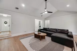 6725 Greenacres Dr, North Richland Hills, TX 76182 - Photo 11