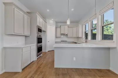 516 Renaissance Lane, Irving, TX 75060 - Photo 13