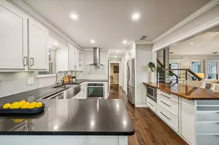 9406 Mill Hollow Dr, Dallas, TX 75243 - Photo 13