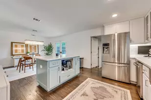 8543 Glencrest Ln, Dallas, TX 75209 - Photo 13