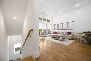 1727 Caddo St, Dallas, TX 75204 - Photo 5