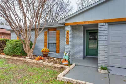 1333 Steinburg Lane, Fort Worth, TX 76134 - Photo 3