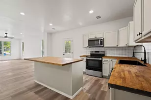 831 W Owing St, Denison, TX 75020 - Photo 5