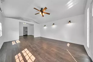 2507 Emmett St, Dallas, TX 75211 - Photo 17