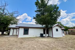 1018 S Seaman St, Eastland, TX 76448 - Photo 3