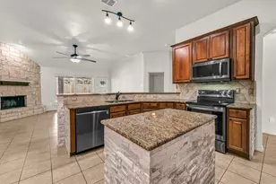 914 Randall Rd, Weatherford, TX 76087 - Photo 15