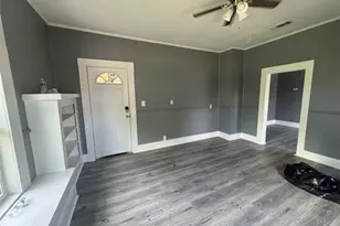 209 N Abbott St, Hillsboro, TX 76645 - Photo 3