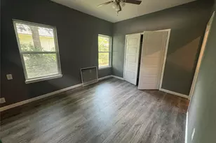 209 N Abbott St, Hillsboro, TX 76645 - Photo 5