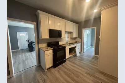 209 N Abbott Street #B, Hillsboro, TX 76645 - Photo 11