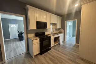 209 N Abbott St, Hillsboro, TX 76645 - Photo 11