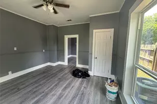 209 N Abbott St, Hillsboro, TX 76645 - Photo 11