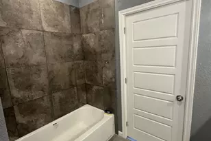 209 N Abbott St, Hillsboro, TX 76645 - Photo 5