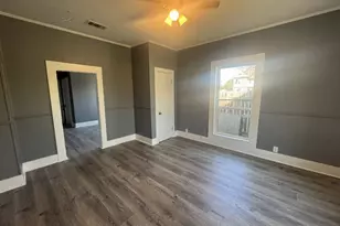 209 N Abbott St, Hillsboro, TX 76645 - Photo 3