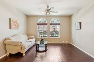 516 Legends Dr, Lewisville, TX 75057 - Photo 3