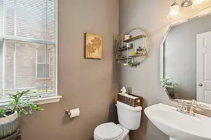 516 Legends Dr, Lewisville, TX 75057 - Photo 9