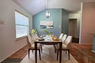 304 E Clover Park Dr, Fort Worth, TX 76140 - Photo 13