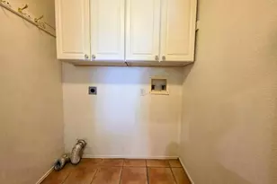 304 E Clover Park Dr, Fort Worth, TX 76140 - Photo 15