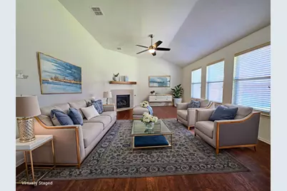 304 E Clover Park Drive, Fort Worth, TX 76140 - Photo 11