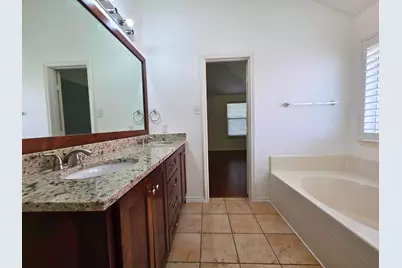 304 E Clover Park Drive, Fort Worth, TX 76140 - Photo 19